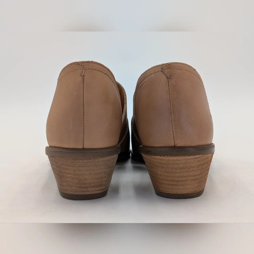 Lucky Brand Minnsy Sz US 9.5W / EU41 Leather Women Tan Slip-On Almond Toe Loafer